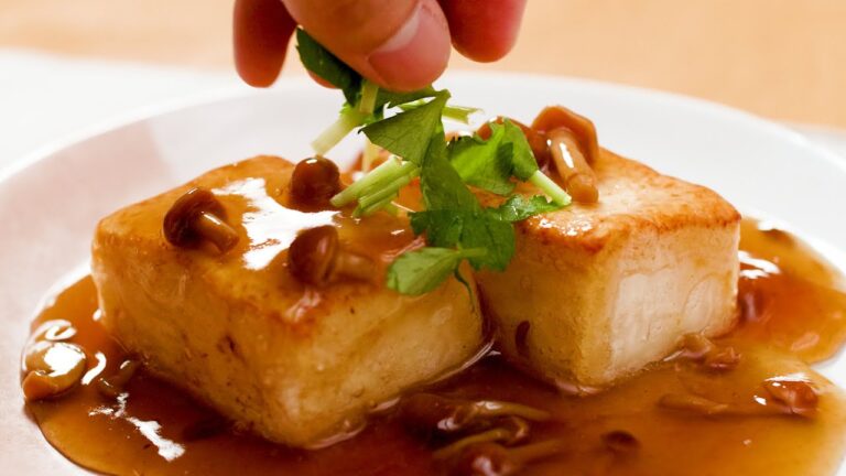 【揚げ出し豆腐】なめこの旨味が加わってヘルシー！