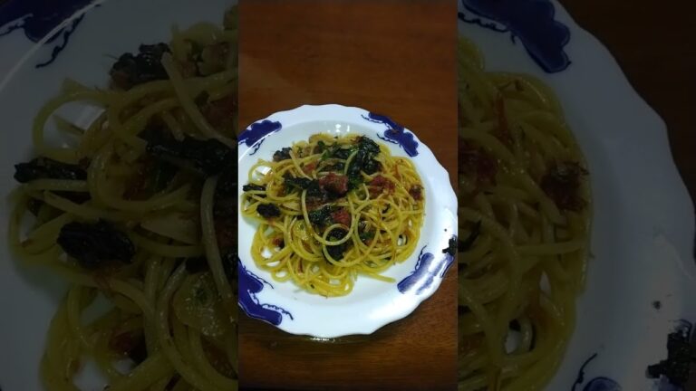 パスタ🍝コンビーフとほうれん草のパスタ(作り方は説明欄に記してあります)