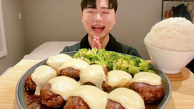 ASMR チーズインハンバーグとごはんを食べる【咀嚼音/ Mukbang/ Eating Sounds】【日本語字幕】