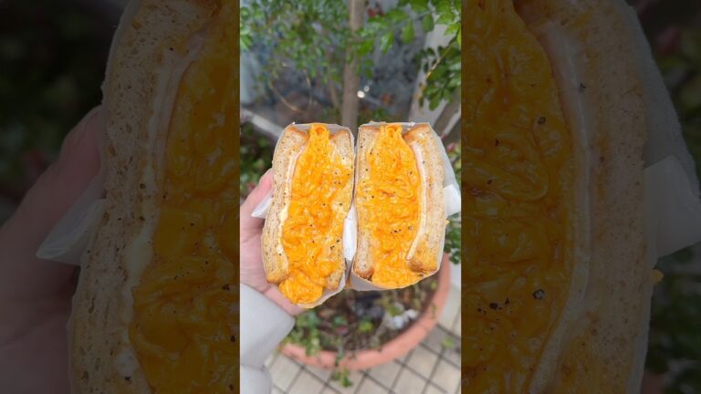 卵5個分の特大オムレツを挟んだエッグサンド！ふわふわオムレツとサクサクなトーストの組み合わせが最高すぎた【サンダウナー東京オムレツ：新宿】