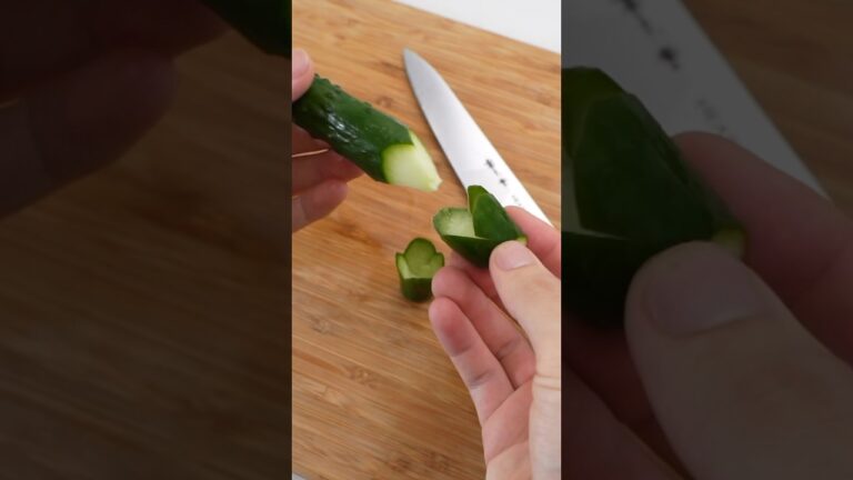 【プロ直伝✨】初心者でもできる、きゅうり🥒で作るわさび台の切り方　#shorts #heartknife #レシピ #包丁