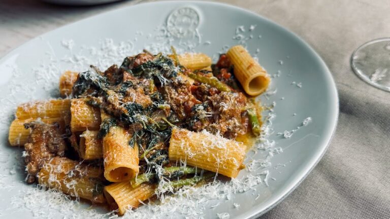 鶏レバーとモロヘイヤのラグーソース リガトーニ【発汗レシピ】暑い夏に発汗効果抜群なパスタを食べよう。