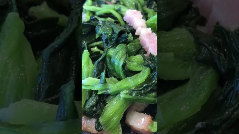 鉄板メニュー。ココスのほうれん草とベーコンの炒め
