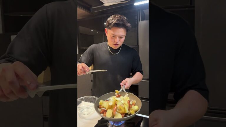 【プロレスラーもびっくりする美味さ】ジャーマンポテト #マッチョ #料理 #元カレ #cooking #クッキング #簡単レシピ