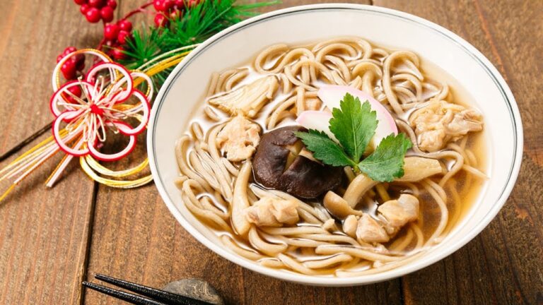 大晦日におすすめ！鶏ときのこの具だくさん年越しそば