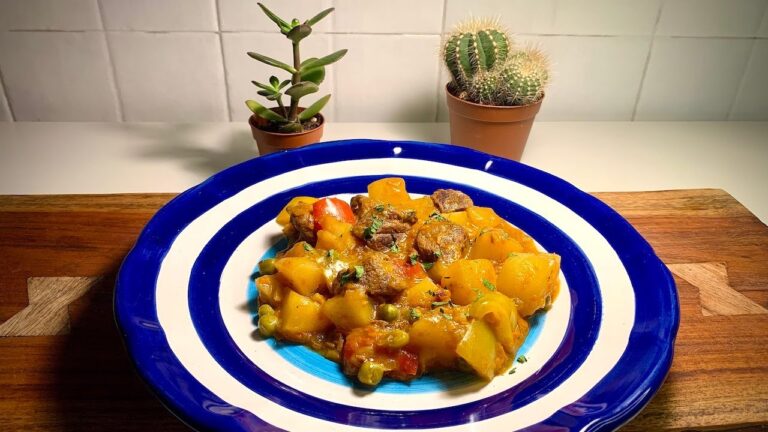 イタリアの家庭でよく食べられるメインディッシュ【スペッツァティーノ】牛肉の煮込み