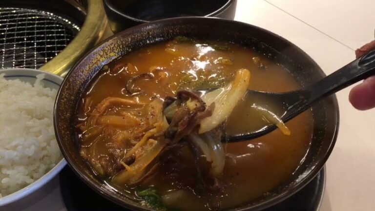 ランチ、テールスープ赤