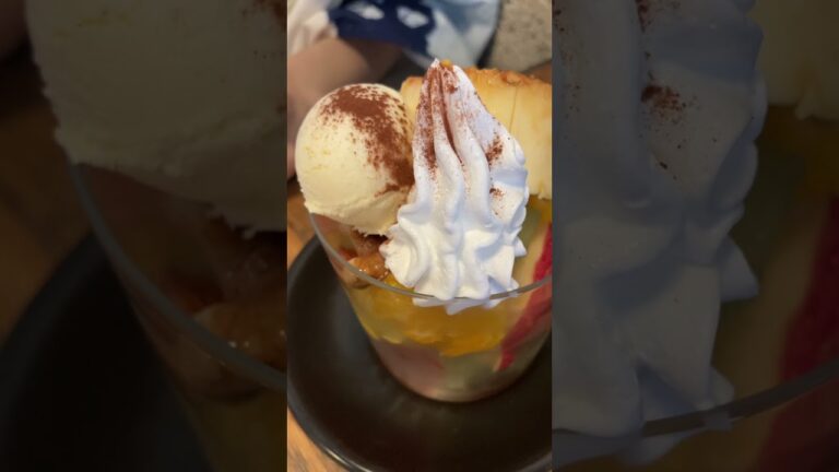 チーズケーキとフルーツ