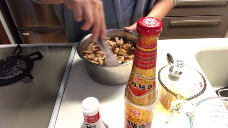 電鍋で作る「魯肉飯」