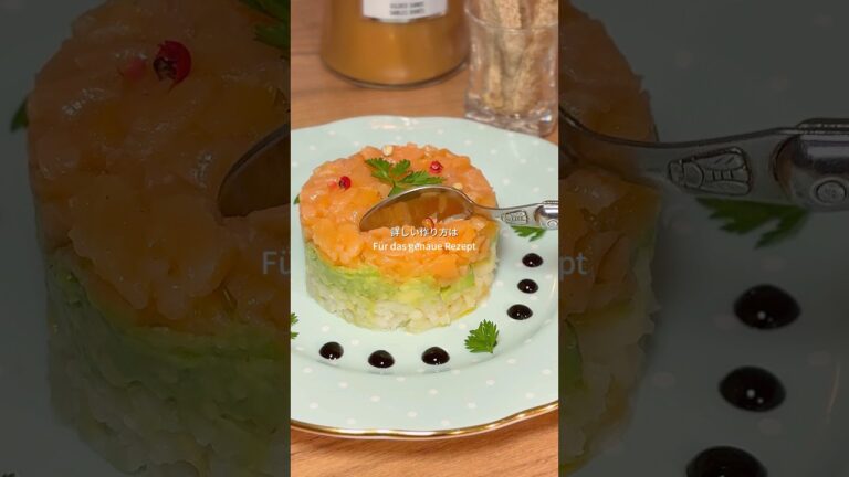Tricolor Tatar mit Avocado und Lachs / スモークサーモンの三色タルタル