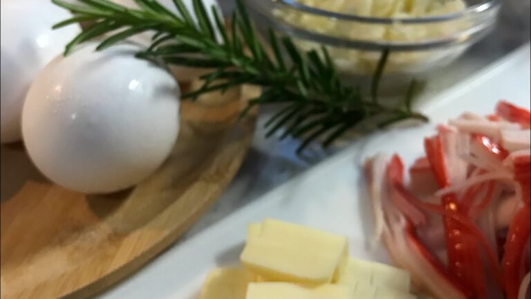チーズ入れオムレツ#omelette with cheese#たまご #かにかま #モッツァレラチーズ #shorts @user-bm7kc8ge8v