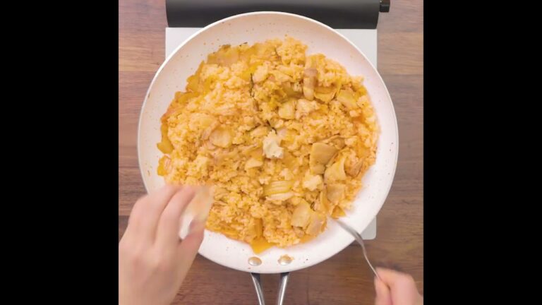 定番のキムチ味にごま油のコクをプラス コクうま 豚バラの入ったキムチ炒飯 #cooking #簡単レシピ #チャーハン