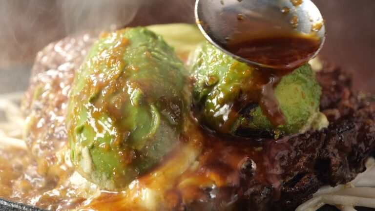 ついに登場！！【アボガドわさびマヨハンバーグ】〜ほんのりWASABI〜