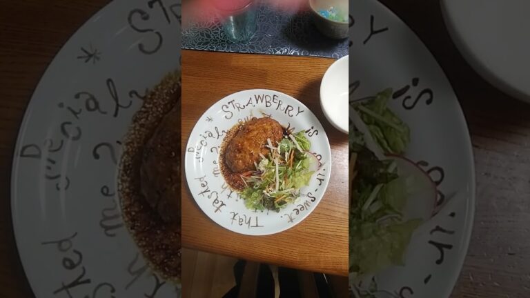 手ごねチキンハンバーグ野菜サラダ添え@gucci_fuufu_2nd