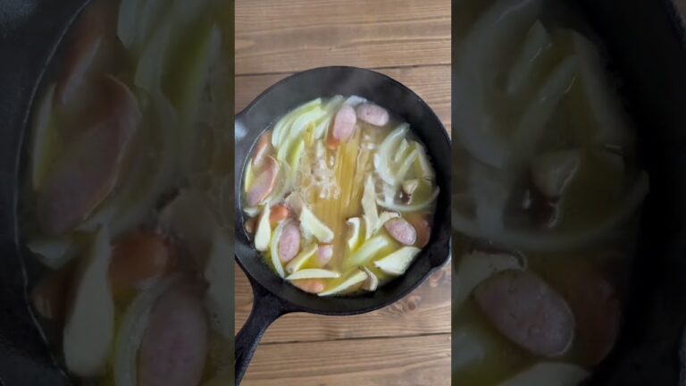 スキレットひとつでナポリタン！　#スキレット #ワンパンパスタ #キャンプ飯