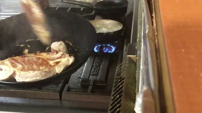 厚切りポークソテーの焼き方です。岡山駅前で激安宴会、洋食屋