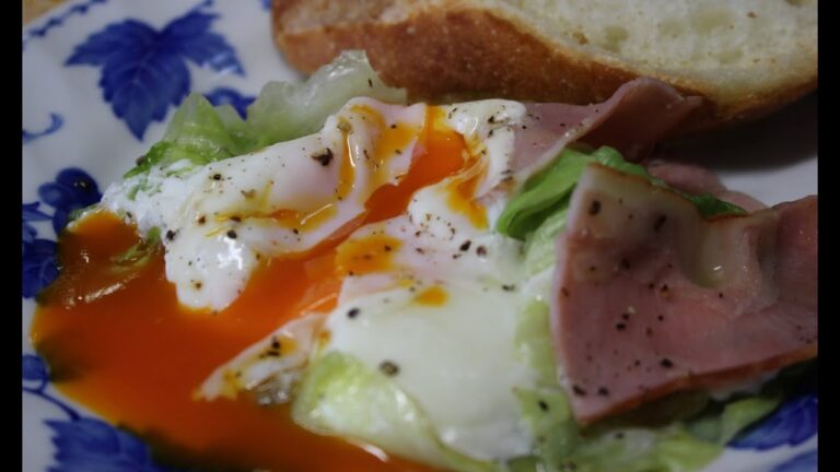 レタスがシャキシャキ！卵がトロ～リ～の目玉焼き