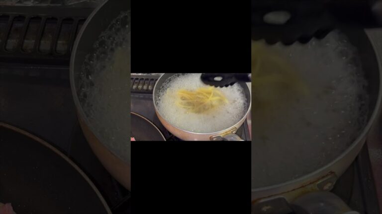 #Shorts しめじとチンゲン菜が最高に合う！！ベーコンときのこの和風パスタの作り方　 #cooking　#Pasta #かんたん料理