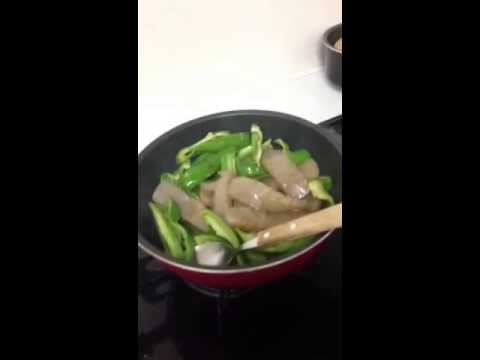 腸内細菌が喜ぶ　ピーマンとこんにゃく炒め