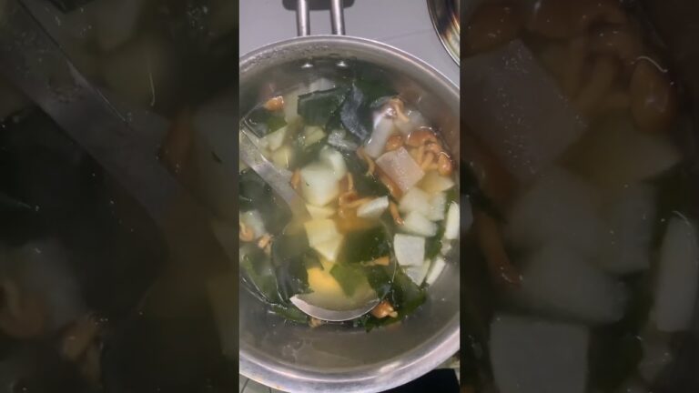 本日の味噌汁　＃大根　＃わかめ　#なめこ #料理