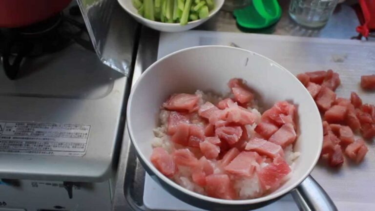 マグロのぶつ切り丼