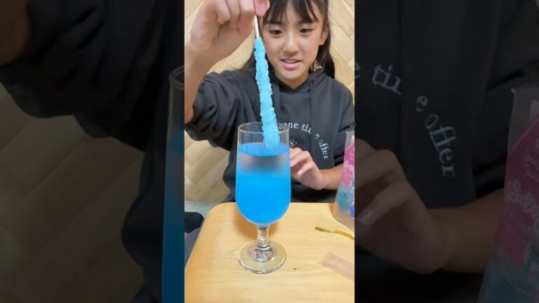 【あちゃぴ】ユニコーンのなみだをのんでみる！#shorts