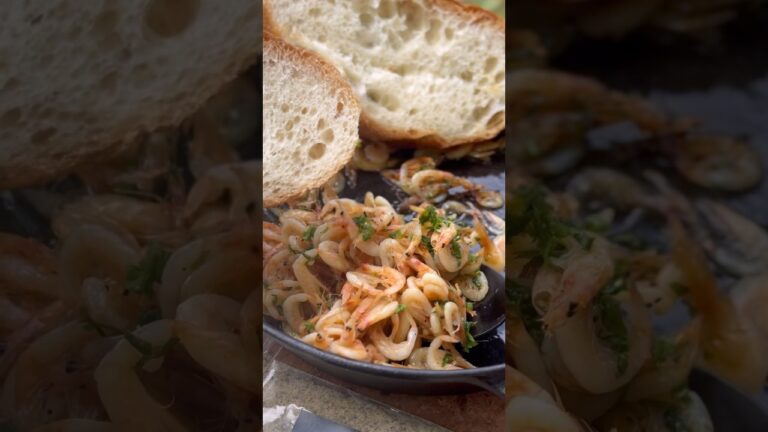 俺のアヒージョ。白ワインで香り豊かに。【桜エビのアヒージョ】　#キャンプ飯 #料理動画 #レシピ動画