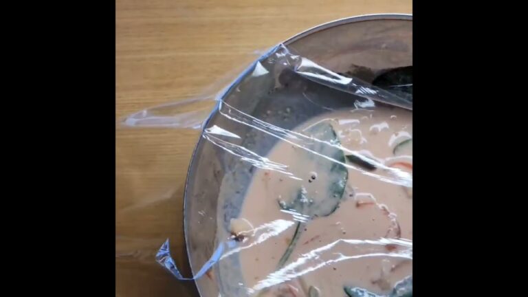 カニカマとほうれん草のトマトクリームパスタ
