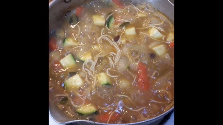 豊 潤 世 代 の 望 研 家：そうめん入り味噌汁