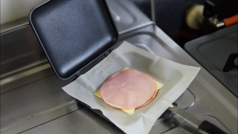 【ホットサンド】 ハムとチーズを春巻きの皮で挟む【ブリトー風】