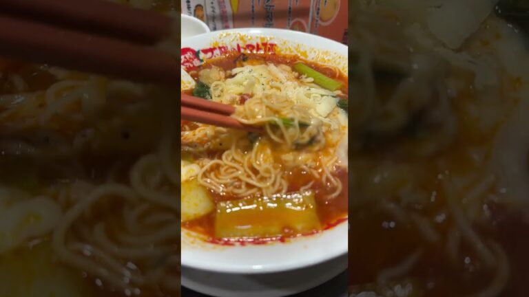 太陽のトマト麺食べてみた！#shorts