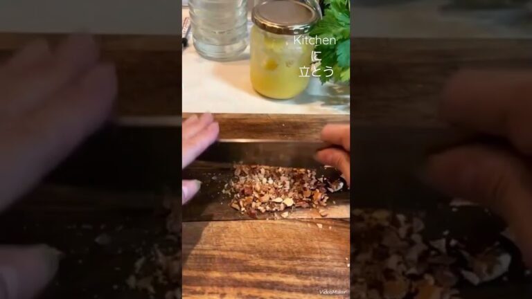 [野菜たべよ#shorts #kitchen #野菜たっぷり #ちりめんじゃこ#ごま#ナッツ#新玉ねぎドレッシング
