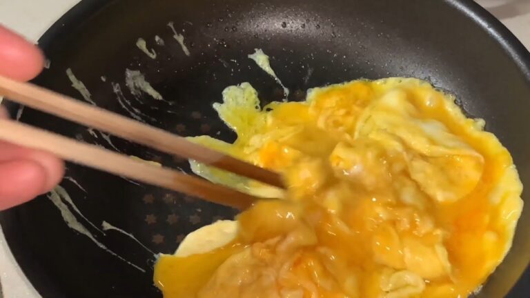 丸いフライパンで作れる！卵焼きの作り方 #shorts