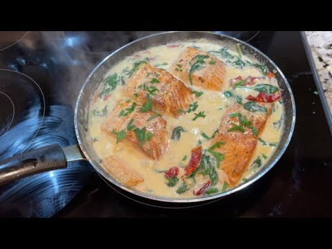 クリーミーなサーモンフィオレンティーノ、ほうれん草とサンドライトマト