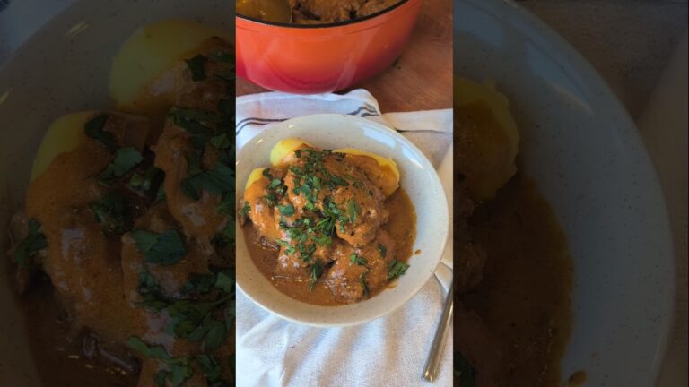 CHICKEN PAPRIKA 🇨🇿 #czechfood #chickenpaprikash