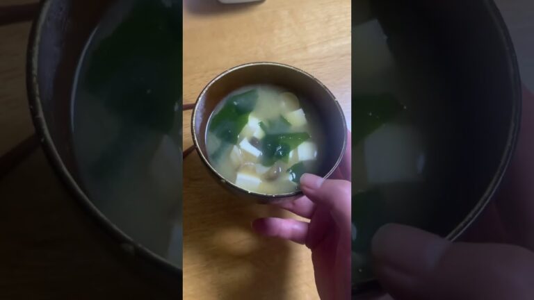 わかめと豆腐の味噌汁