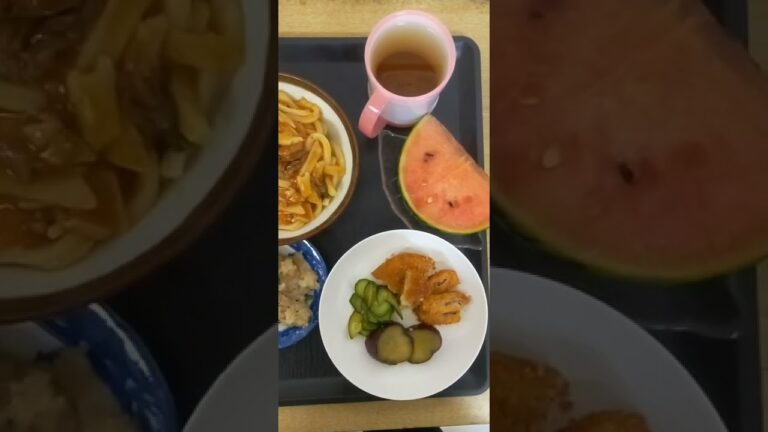 #昼食 。スパゲッティー風うどん、山菜おこわ、さつまいもバター炒め、あじフライ、カマンベールチーズコロッケ、きゅうり漬物、スイカ。今日も美味しそうに出来ました☺️