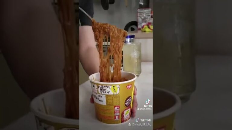 カレーメシの信じられないほどうめえ食べ方 #Shorts