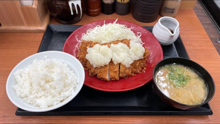 かつやの人気メニュー「おろしカツ定食」、厚みのあるロースカツと冷たい大根おろしが相性抜群でした