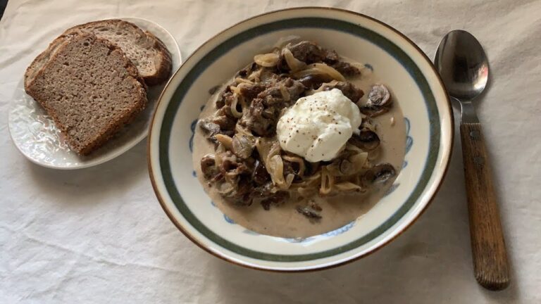 牛肉ときのこのミルクストロガノフ🐄【ワタナベマキレシピ】