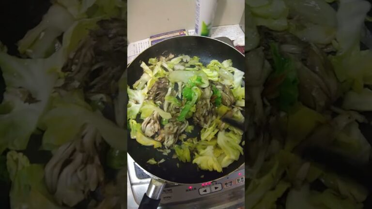 【宇宙的美味】舞茸とキャベツとニンニクの炒め物