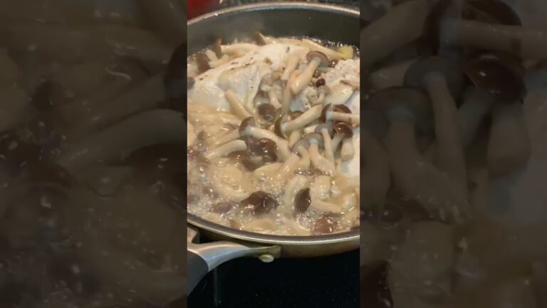 【グツグツ】鶏むね肉とシメジの炒め煮