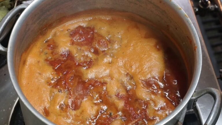 【フードロス削減】大量のトマトでトマトソース作り