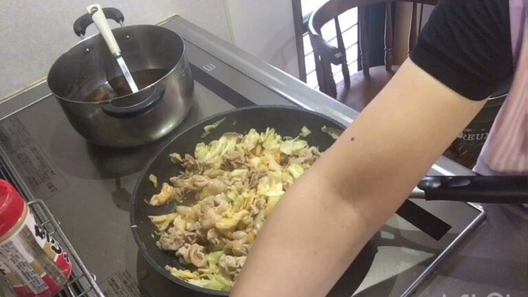 毎日ご飯♡豚キムチ&サバ缶サラダ