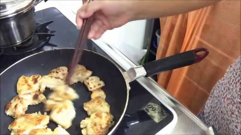鶏肉レシピ簡単　キャベツと鶏肉炒め　Fried cabbage and chicken