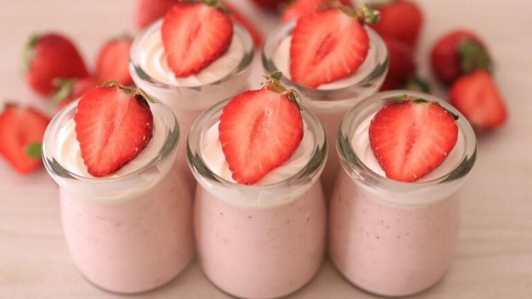 材料5つ！いちご練乳プリンの作り方（How to make strawberry condensed milk pudding）
