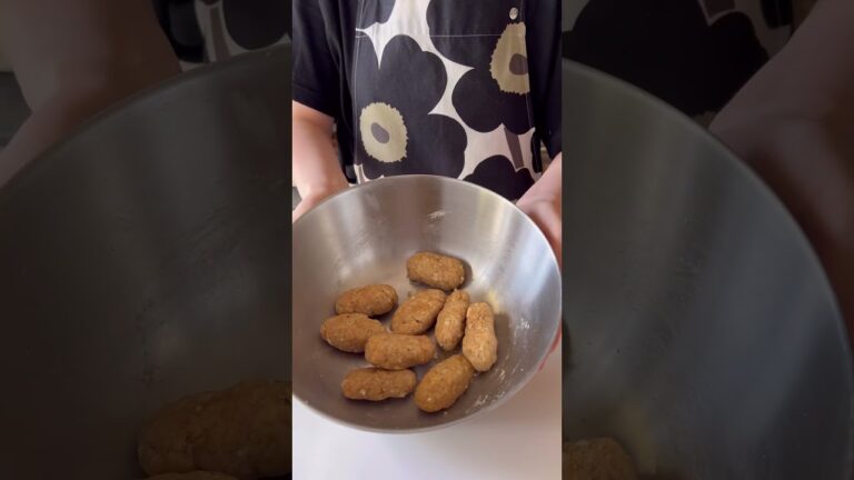 スパイシーな手作りチキンソーセージ風🦭🐓🌿 #栄養士 #簡単レシピ #おつまみ #おつまみレシピ #鶏ひき肉 #鶏肉 #鶏肉レシピ #おからパウダー #おからパウダーレシピ