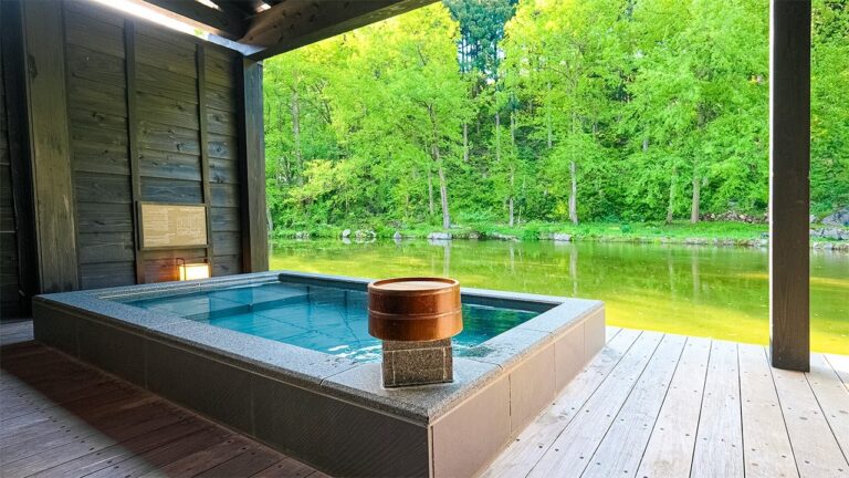 BEST 5 Japanese Inns with Private Hot Spring Baths