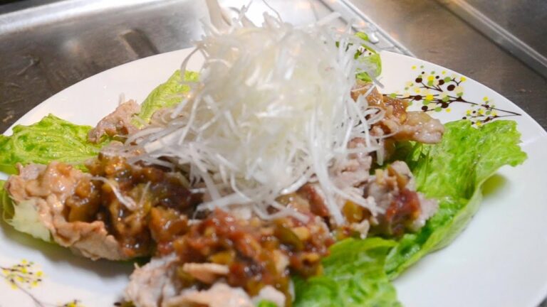 豚肉の美味しい食べ方、梅肉蒸しの作り方　　How to make steamed sliced pork with salty plum sauce