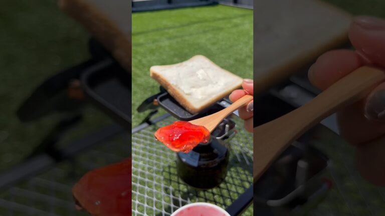 【おうちキャンプ】いちごジャム×クリームチーズのホットサンド🍓🧀🤍